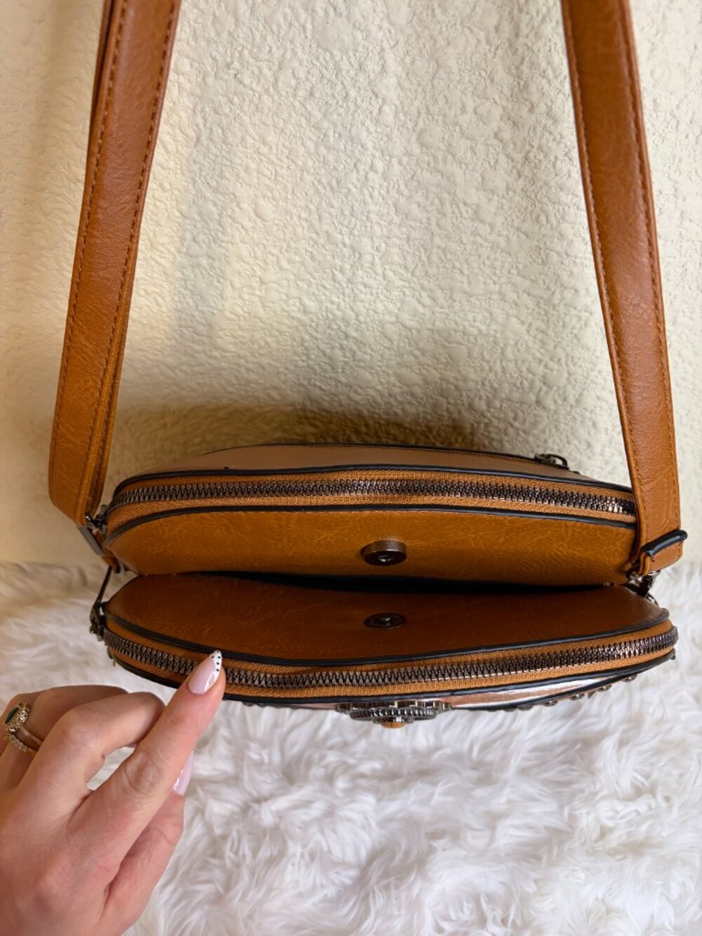Sam & Hadley Western Cow Print Studded Shoulder Bag Brown Concho Purse NWT - Picture 6 of 9